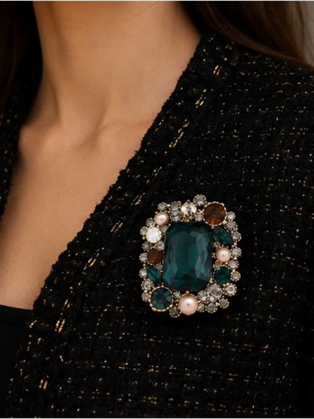 Vintage Emerald Green Crystal Brooch | Antique Gold Rhinestone Statement Pin